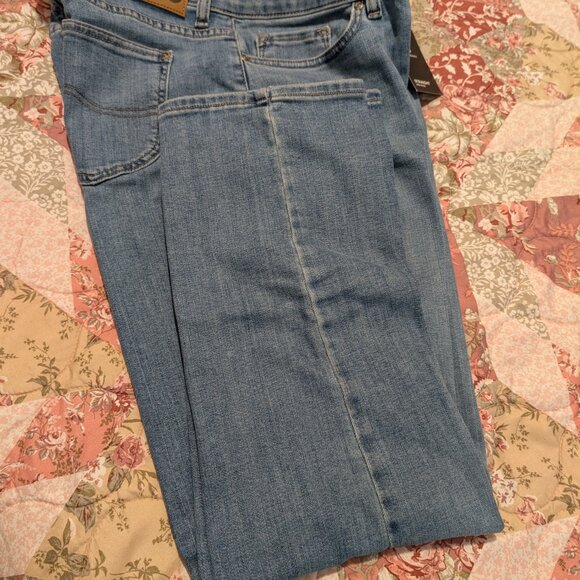 Lee Jeans - Picture 1 of 7